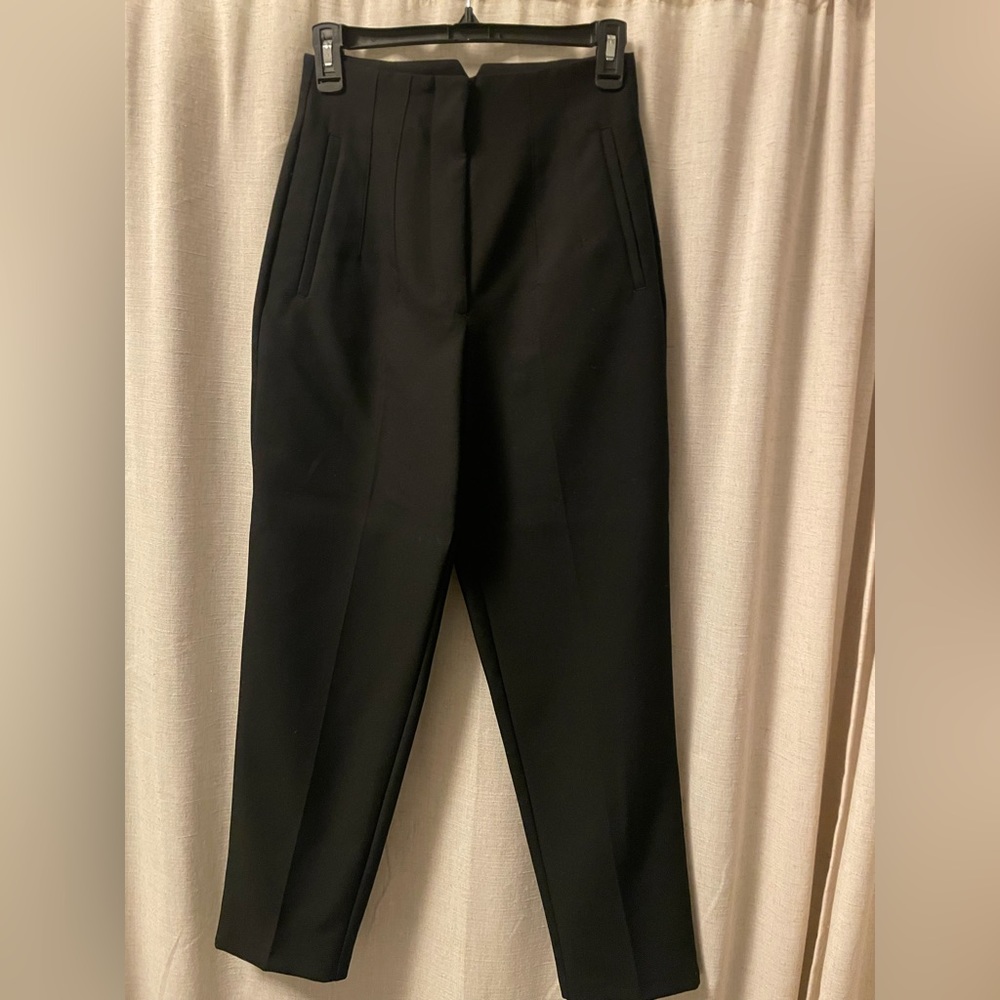 Zara High Rise Cropped Skinny Cigarette
Trouser Pants in black